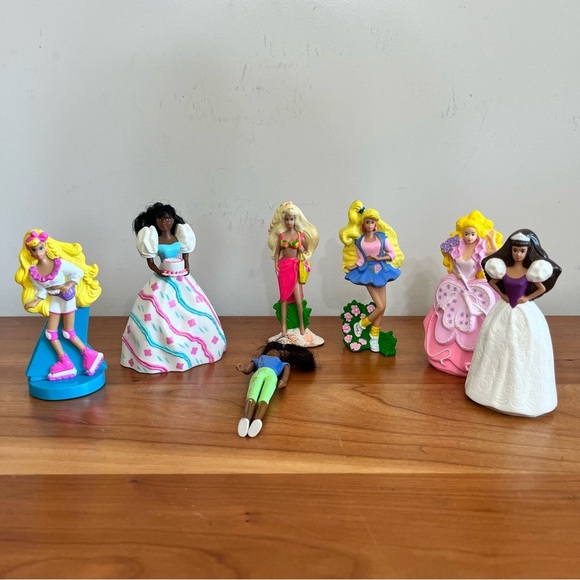 Barbies Set Of 7 1995 McDonald's Happy Meal Toys - Picture 1 of 10